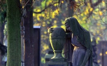 Pogrzeb bliskiej osoby Pogrzeb bliskiej osoby