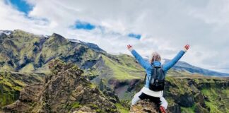 Jak zadbać o bezpieczeństwo podczas wspinaczki górskiej - poradnik dla wszystkich.