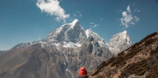 Jak zacząć swoją przygodę z wspinaczką górską - poradnik dla początkujących.