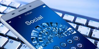Czy Facebook to aplikacja webowa? Czy Facebook to aplikacja webowa?