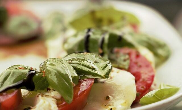 Czy można wlać ocet do zmywarki zamiast nablyszczacza?