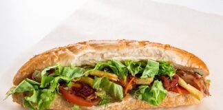 Jakie są sosy do hot dogów w Żabce?