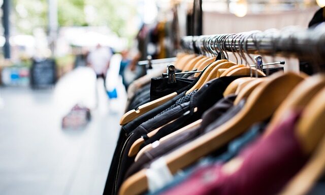 Czego nie wieszać na wieszaku?