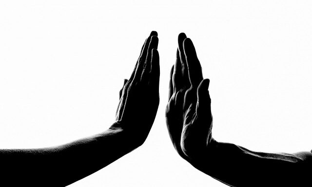 Czy wiszenie na drążku coś daje?