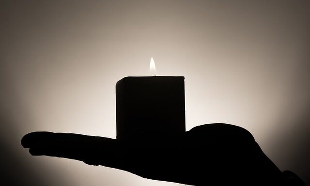 Ile ciepła z kominka?