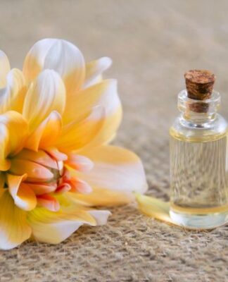 Najpiękniejsze nuty zapachowe w kobiecych perfumach orientalnych: oud, ambra, piżmo i wanilia perfumy